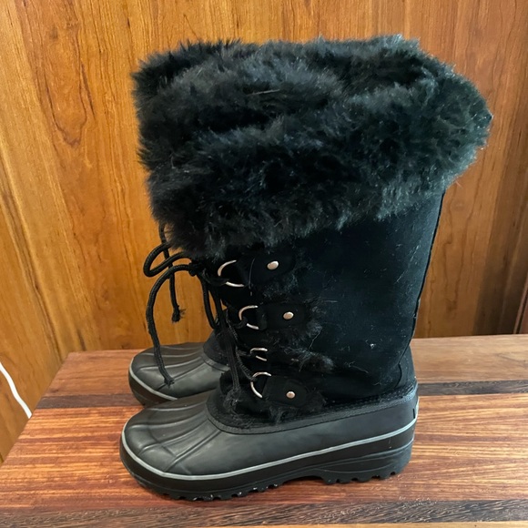 Fuzzy snow boots - Picture 2 of 8